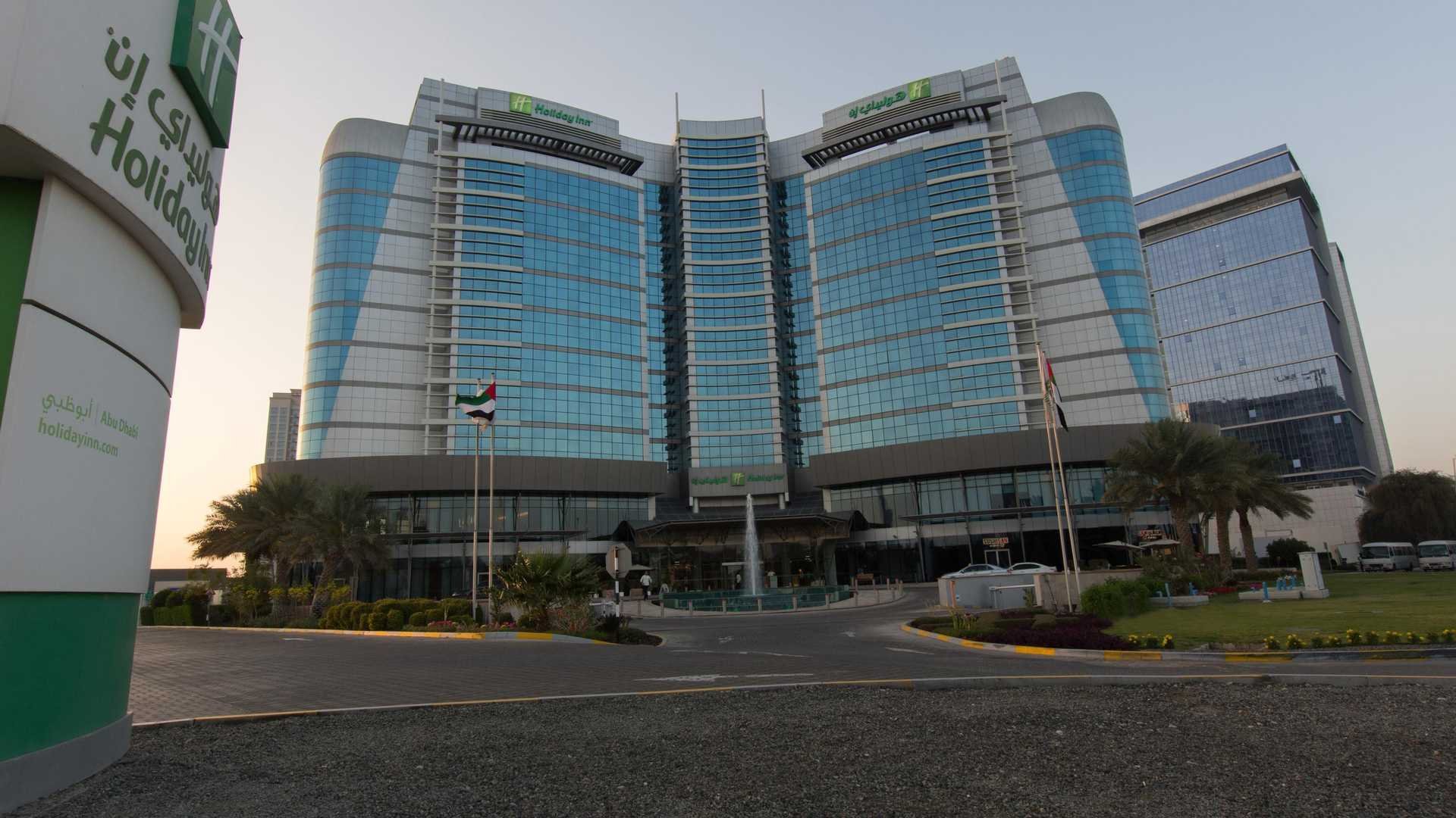 HOLIDAY INN