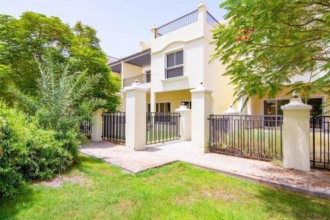 Adosado en Al Hamra Village, Ras Al Khaimah, EAU 4 dormitorios, 371.6 m² № 454546