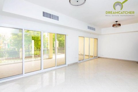 Townhouse de vânzare în Al Hamra Village, Ras Al Khaimah, EAU 4 dormitoare, 371.6 mp.  №454546 - poză 4