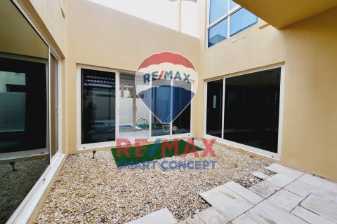 Villa til leje i Al Raha Gardens, Abu Dhabi, UAE 5 soveværelser, 585.3 kvm № 451430 - foto 3