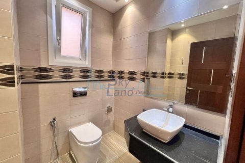 Villa para arrendamento em Umm Suqeim, Dubai, EAU 5 quartos, 604 m2 № 576757 - foto 13