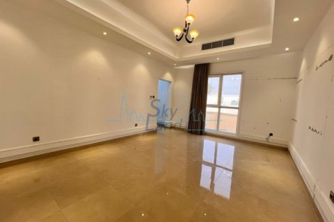 Villa para arrendamento em Umm Suqeim, Dubai, EAU 5 quartos, 604 m2 № 576757 - foto 6