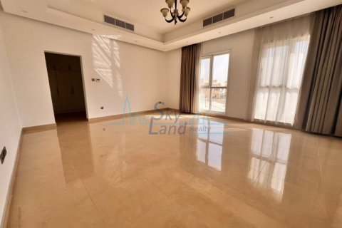 Villa para arrendamento em Umm Suqeim, Dubai, EAU 5 quartos, 604 m2 № 576757 - foto 10