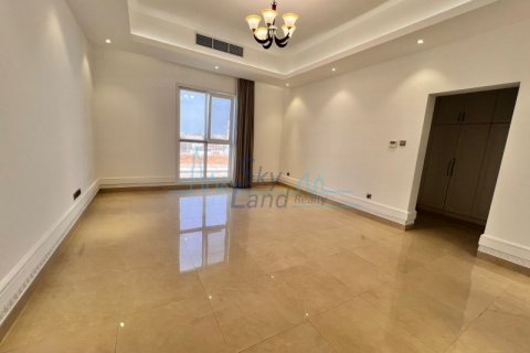 Villa para arrendamento em Umm Suqeim, Dubai, EAU 5 quartos, 604 m2 № 576757 - foto 23