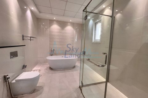 Villa para arrendamento em Umm Suqeim, Dubai, EAU 5 quartos, 604 m2 № 576757 - foto 24