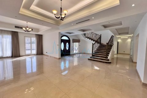 Villa Umm Suqeim, Dubaijā, AAE 5 istabas, 604 m2 Nr. 576757