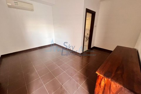 Villa para arrendamento em Umm Suqeim, Dubai, EAU 5 quartos, 604 m2 № 576757 - foto 11