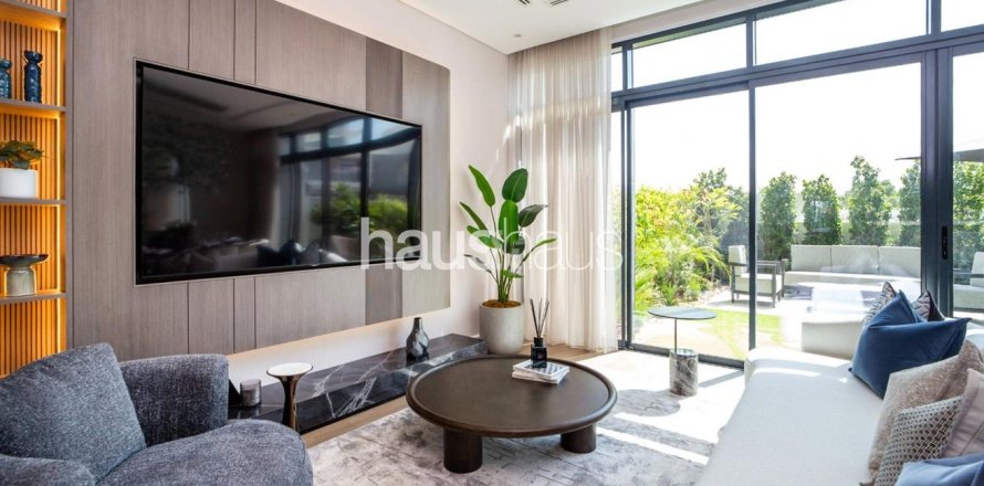 Villa asukohaga Jumeirah Golf Estates, Dubai, AÜE: 3 magamistoaga, 178 m² Nr 626779