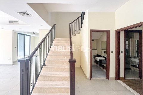 Māja Motor City, Dubaijā, AAE 4 istabas, 270 m2 Nr. 626777 - attēls 15