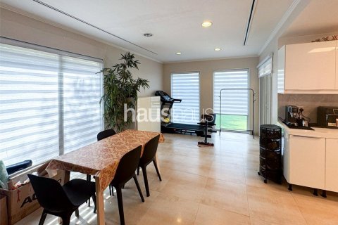 Vila v Dubai Investment Park, SAE 5 spální, 891 m2 č. 626755 - Fotografia 12