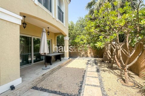 Vila v Dubai Investment Park, SAE 5 spální, 891 m2 č. 626755 - Fotografia 9