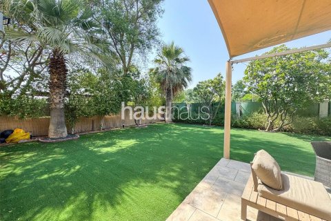 ویلا در Dubai Investment Park، Dubai ، امارات متحده عربی 5 خوابه ، 891 متر مربع.  شماره 626755