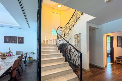 Vilë në Motor City, Dubai, Emiratet e Bashkuara Arabe 5 dhoma gjumi, 452 m2. № 626778 - Foto 3
