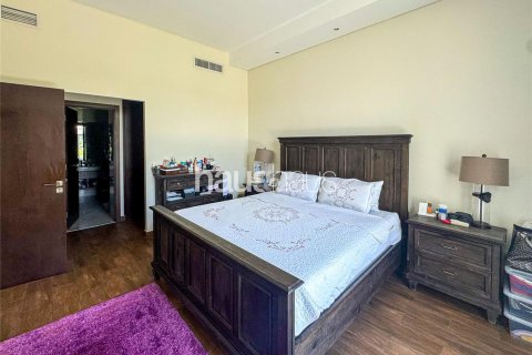 Vilë në Motor City, Dubai, Emiratet e Bashkuara Arabe 5 dhoma gjumi, 452 m2. № 626778 - Foto 11