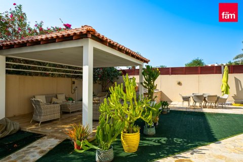 Villa itt: Dubai, EAE, 5 hálószoba, 1007.7 m², azonosító: 612579 - fénykép 4