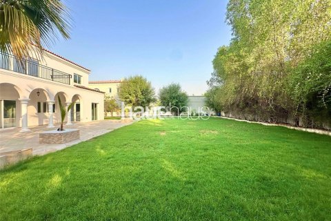Vilë në Dubai Investment Park, Emiratet e Bashkuara Arabe 5 dhoma gjumi, 577 m2. № 625442 - Foto 3