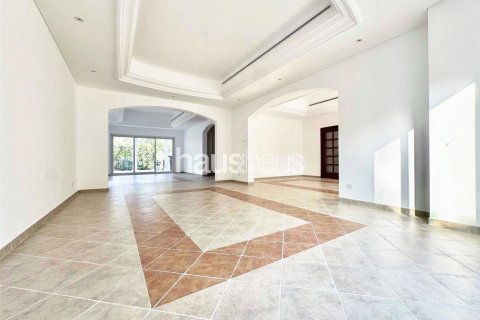 Vilë në Dubai Investment Park, Emiratet e Bashkuara Arabe 5 dhoma gjumi, 577 m2. № 625442 - Foto 7