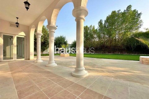 Vilë në Dubai Investment Park, Emiratet e Bashkuara Arabe 5 dhoma gjumi, 577 m2. № 625442 - Foto 2