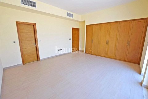 Villa in Jumeirah Park, Dubai, UAE 4 bedrooms, 386 sq.m. № 625202 - photo 3