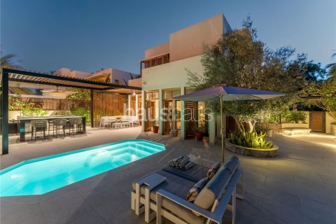 Βίλα σε Arabian Ranches, Dubai, ΗΑΕ 4 υπνοδωμάτια, 334 τ.μ. Αρ. 625203