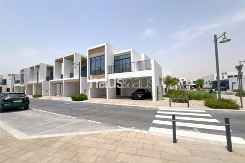 Villa en venta en Arabian Ranches 3, Dubai, EAU 4 dormitorios, 268 m2 № 625344 - foto 2