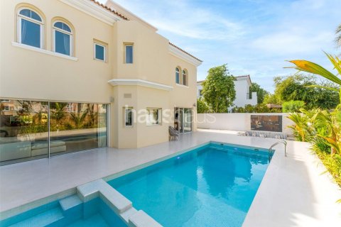 Villa i Arabian Ranches, Dubai, UAE 5 soveværelser, 409 kvm № 625200