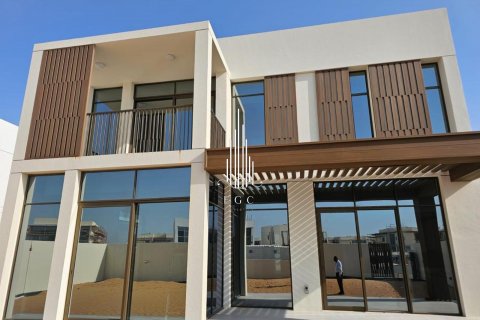 Abu Dhabi, UAE의 임대용 빌라 침실 4개, 460제곱미터 번호 577274 - 사진 13