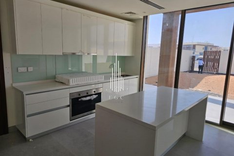 Abu Dhabi, UAE의 임대용 빌라 침실 4개, 460제곱미터 번호 577274 - 사진 6