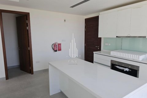 Abu Dhabi, UAE의 임대용 빌라 침실 4개, 460제곱미터 번호 577274 - 사진 8