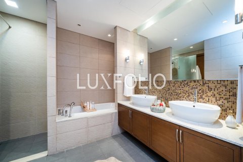 Apartamento en venta en Palm Jumeirah, Dubai, EAU 3 dormitorios, 227 m2 № 627779 - foto 15