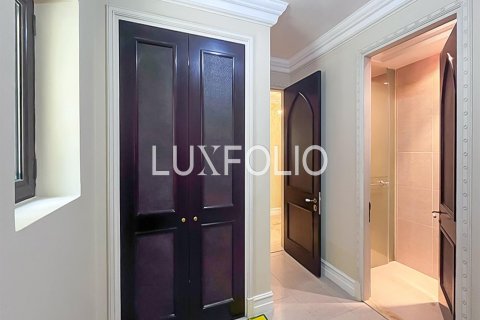 Apartment in Downtown Dubai (Downtown Burj Dubai), UAE 3 bedrooms, 355 sq.m. № 627778 - photo 26