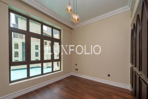 Apartment in Downtown Dubai (Downtown Burj Dubai), UAE 3 bedrooms, 355 sq.m. № 627778 - photo 16