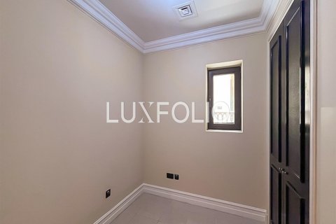 Apartment in Downtown Dubai (Downtown Burj Dubai), UAE 3 bedrooms, 355 sq.m. № 627778 - photo 28