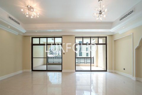 Apartment in Downtown Dubai (Downtown Burj Dubai), UAE 3 bedrooms, 355 sq.m. № 627778 - photo 3