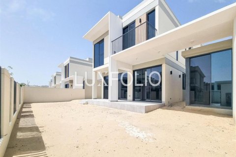 Villa in Tilal Al Ghaf, Dubai, UAE 5 bedrooms, 416 sq.m. № 627870