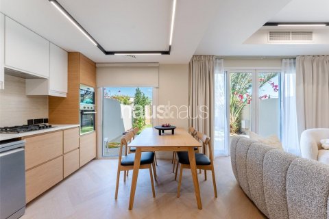 Villa en The Springs, Dubai, EAU 2 dormitorios, 153 m² № 625207