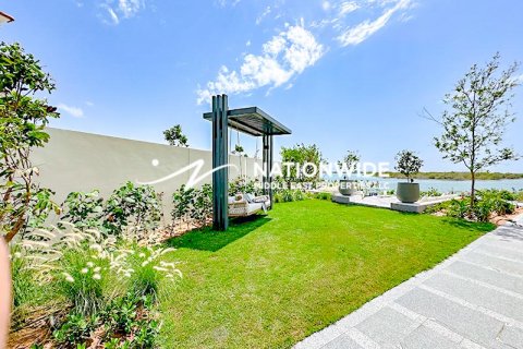 Vila u Abu Dhabi, UAE 7 spavaćih soba, 516 m2 Br. 595894 - fotografija 15