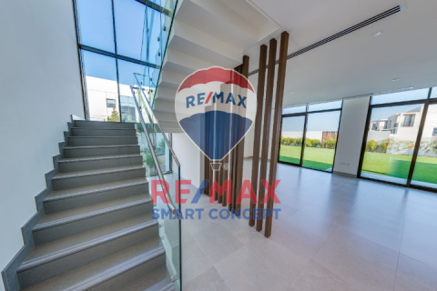 Villa en venta en Abu Dhabi, EAU 4 dormitorios, 337 m2 № 507904 - foto 3