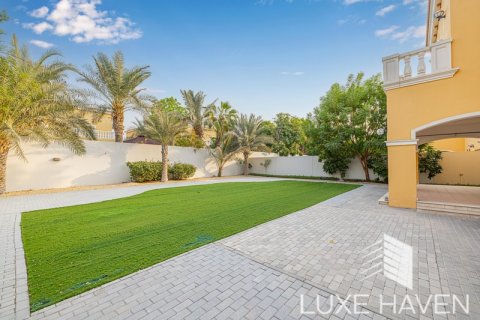 Villa te huur in Jumeirah Park, Dubai, VAE 5 slaapkamers, 435.62 vr.m., nr 372678 - foto 16