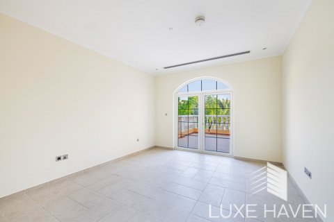 Villa te huur in Jumeirah Park, Dubai, VAE 5 slaapkamers, 435.62 vr.m., nr 372678 - foto 14
