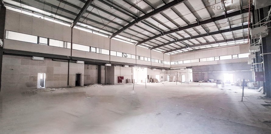Skladište u gradu Al Khawaneej, Dubai, UAE 2034.6 m2 Br. 567159