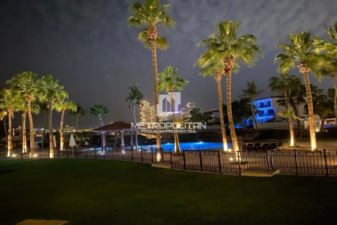 Huvila Palm Jumeirah, Dubai, Arabiemiraatit 3 makuuhuonetta, 423 m2 № 591946