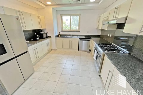 Villa te huur in Jumeirah Islands, Dubai, VAE 4 slaapkamers, 490.99 vr.m., nr 366854 - foto 12