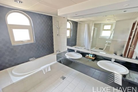 Villa te huur in Jumeirah Islands, Dubai, VAE 4 slaapkamers, 490.99 vr.m., nr 366854 - foto 19