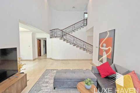 Villa te huur in Jumeirah Islands, Dubai, VAE 4 slaapkamers, 490.99 vr.m., nr 366854 - foto 4