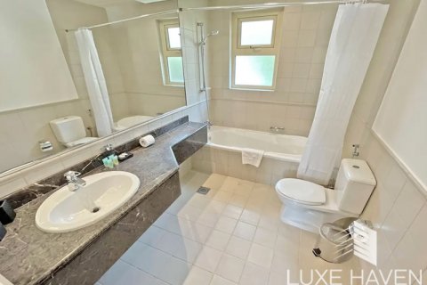Villa te huur in Jumeirah Islands, Dubai, VAE 4 slaapkamers, 490.99 vr.m., nr 366854 - foto 18