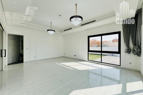Villa til leje i Al Quoz, Dubai, UAE 5 soveværelser, 997.7 kvm № 577087 - foto 28
