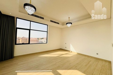 Villa til leje i Al Quoz, Dubai, UAE 5 soveværelser, 997.7 kvm № 577087 - foto 10