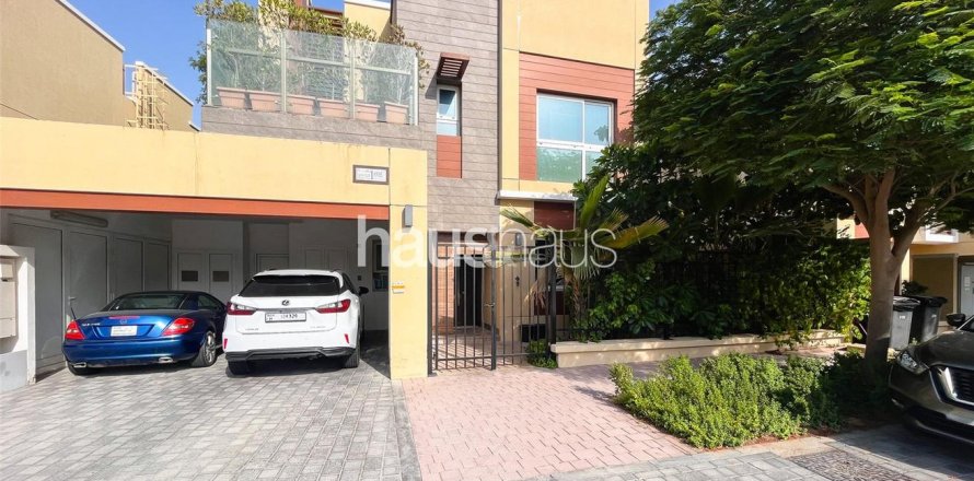 Villa itt: Al Barsha, Dubai, EAE, 3 hálószoba, 286 m², azonosító: 625928