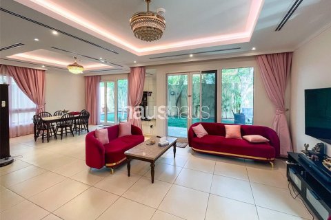 Villa itt: Al Barsha, Dubai, EAE, 3 hálószoba, 286 m², azonosító: 625928 - fénykép 4